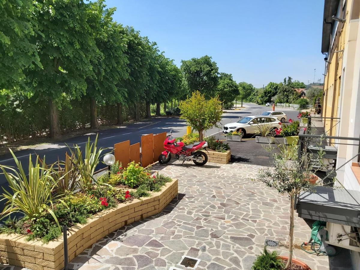 Hotel La Passeggiata Ντεζεντσάνο ντελ Γκάρντα Εξωτερικό φωτογραφία