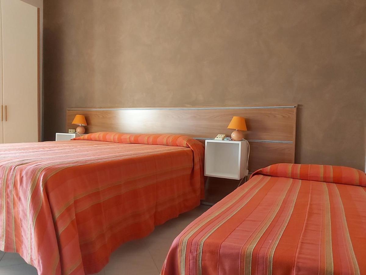 Hotel La Passeggiata Ντεζεντσάνο ντελ Γκάρντα Εξωτερικό φωτογραφία