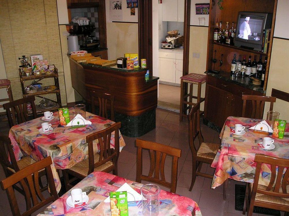 Hotel La Passeggiata Ντεζεντσάνο ντελ Γκάρντα Εξωτερικό φωτογραφία