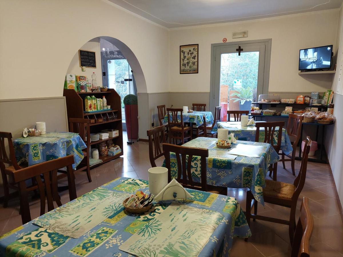 Hotel La Passeggiata Ντεζεντσάνο ντελ Γκάρντα Εξωτερικό φωτογραφία