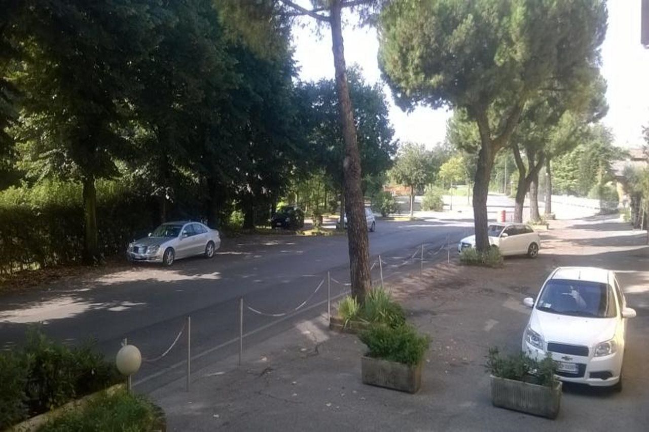 Hotel La Passeggiata Ντεζεντσάνο ντελ Γκάρντα Εξωτερικό φωτογραφία