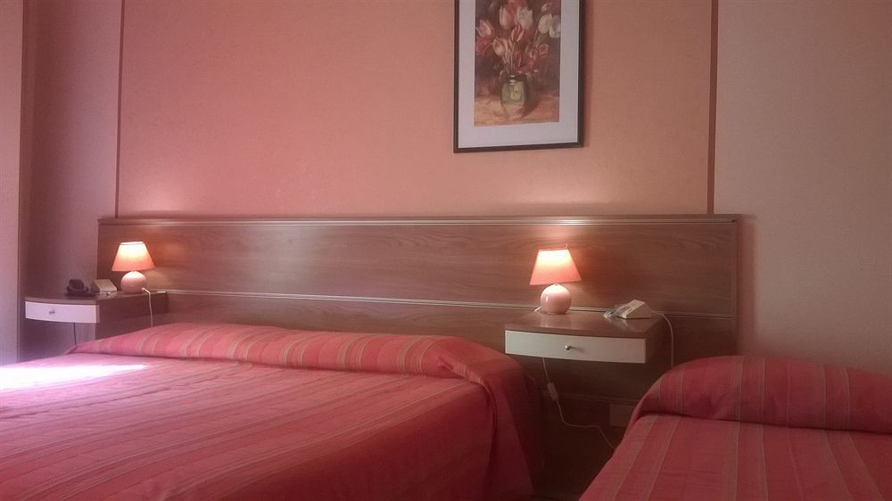 Hotel La Passeggiata Ντεζεντσάνο ντελ Γκάρντα Εξωτερικό φωτογραφία